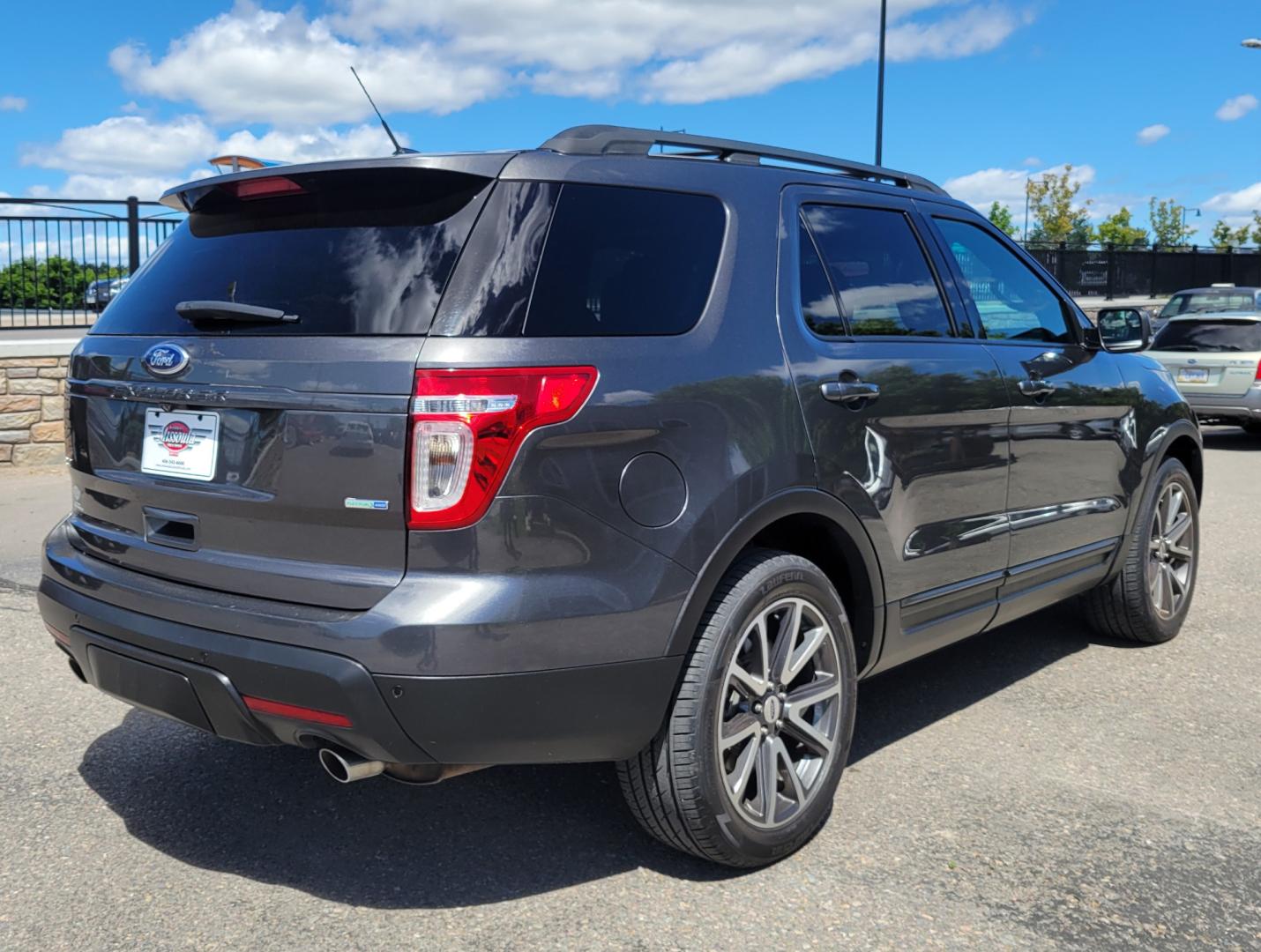 2015 Grey /Black Ford Explorer XLT (1FM5K8D8XFG) with an 3.5 V6 engine, 6 Speed Auto transmission, located at 450 N Russell, Missoula, MT, 59801, (406) 543-6600, 46.874496, -114.017433 - Loaded AWD SUV. 3.5L V6 Engine. 6 Speed Automatic. Power Leather Heated Front Seats. 3rd Row Seating. Power Sunroof. AM FM XM CD. Navigation Ready. Cruise. Tilt. Power Rear Hatch. Backup Camera. Bluetooth. - Photo#4